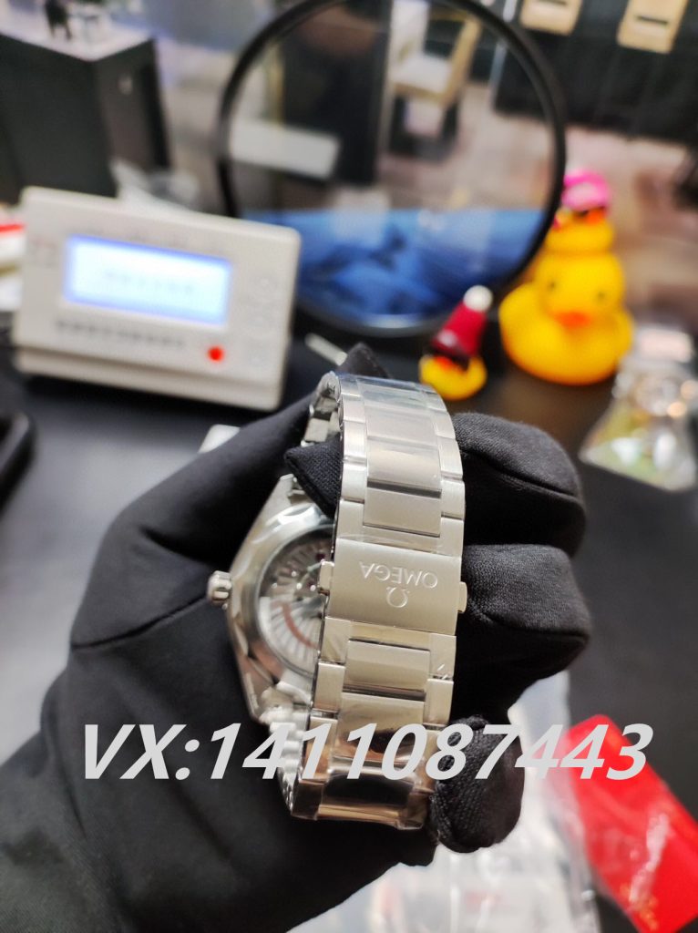 內(nèi)外兼修!兩分鐘帶你了解VS歐米茄世界時(shí)最新版
