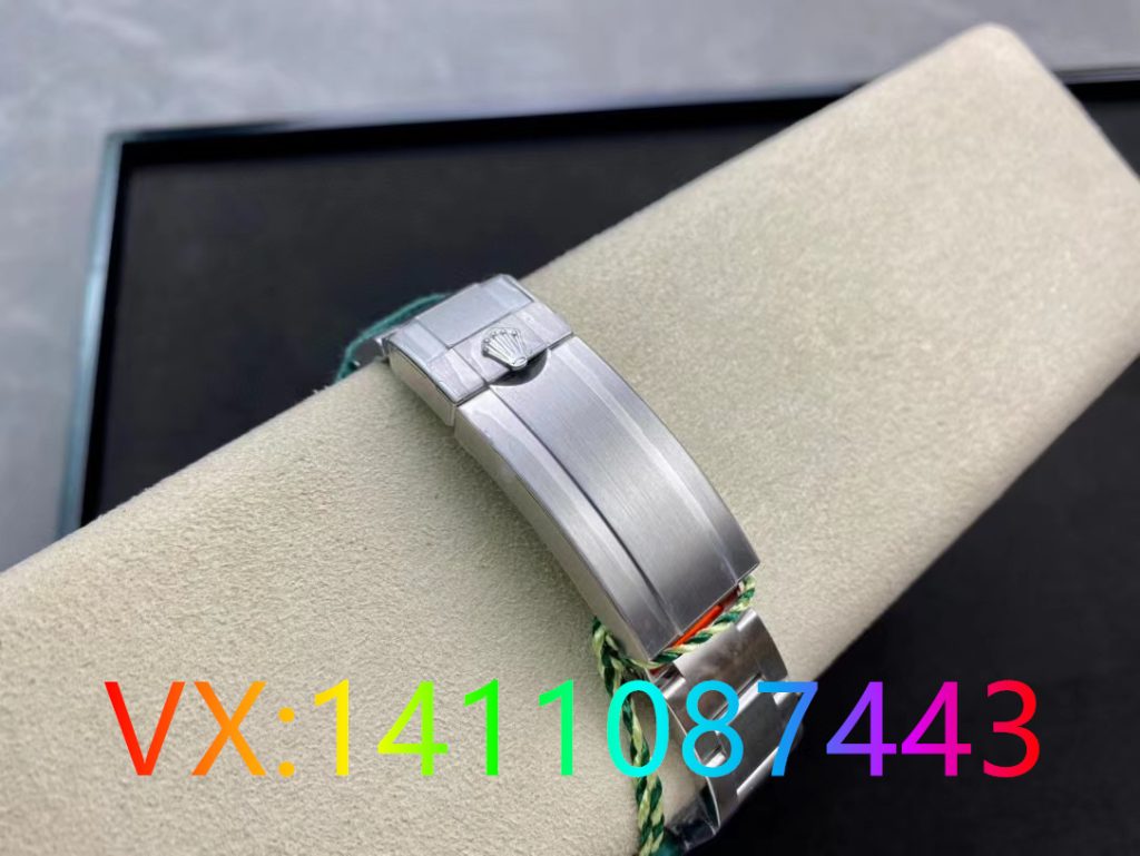 VS廠丹東3135機(jī)芯讓綠水鬼續(xù)航更持久，耐久度出奇制勝！