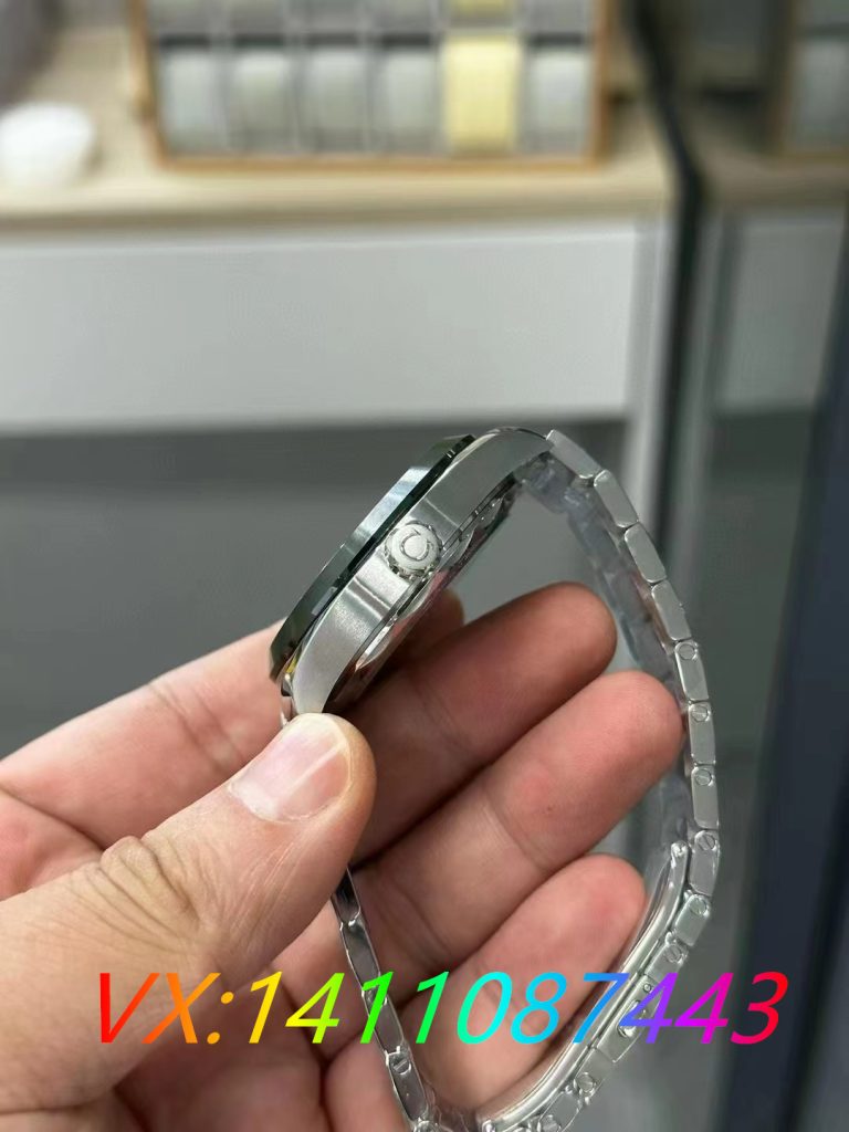 VS廠海馬150m世界時(shí)墨綠面做工怎么樣?