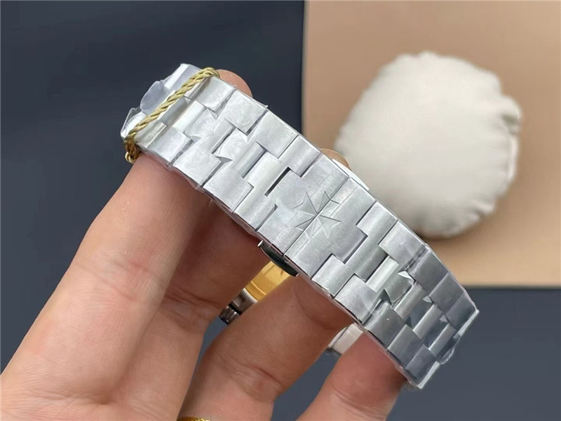 ZF工廠江斯丹頓縱橫四海4500V復刻表的還原度與做工細節(jié)解讀