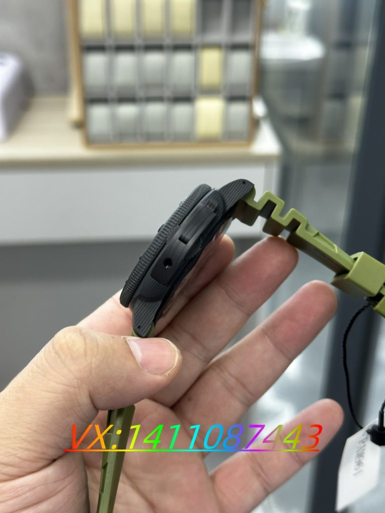 VS廠沛納海961碳纖維材質(zhì)搭配P9010機(jī)芯評(píng)測?