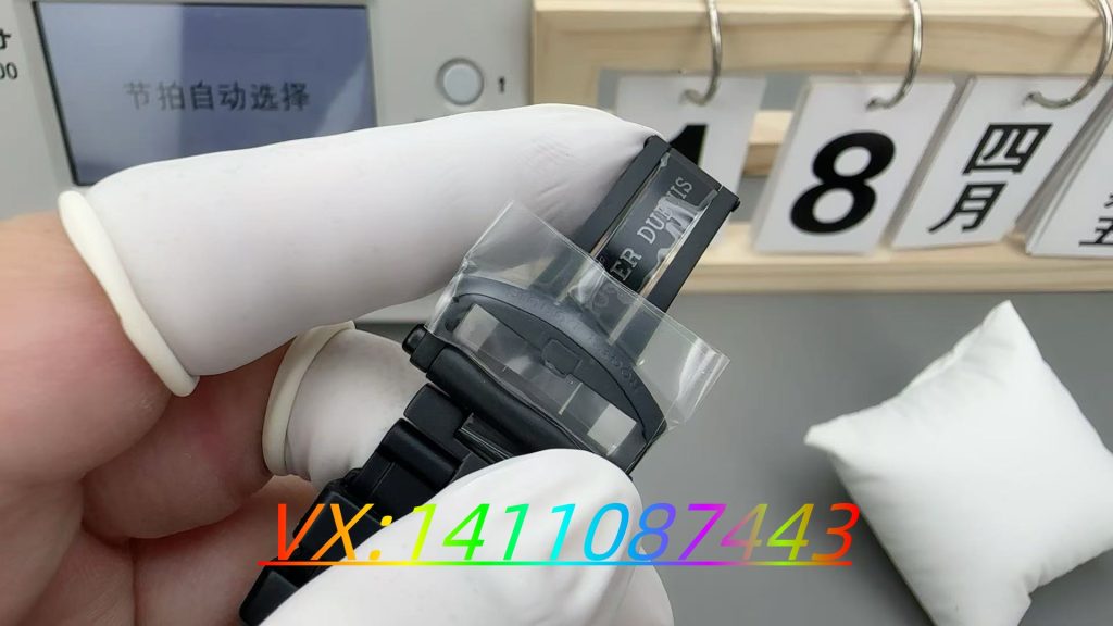 新廠(NEW-Factory)羅杰杜彼碳纖維V4版:當復刻工藝抵達技術臨界點?